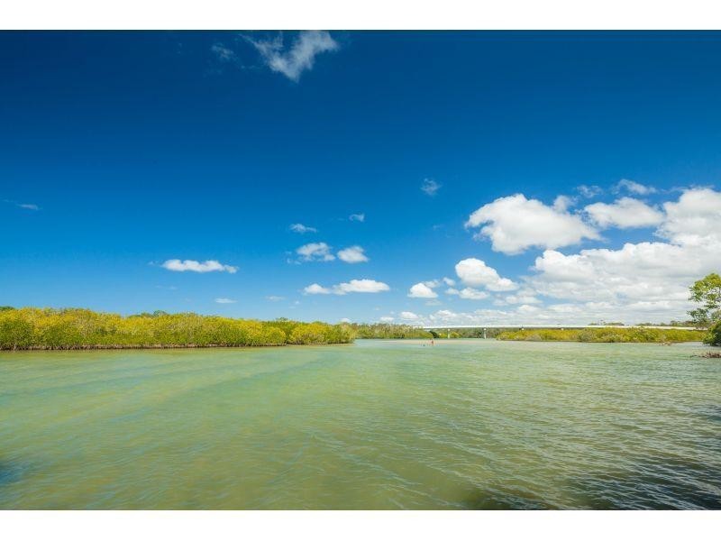 27 Creek Road, Noosaville QLD 4566