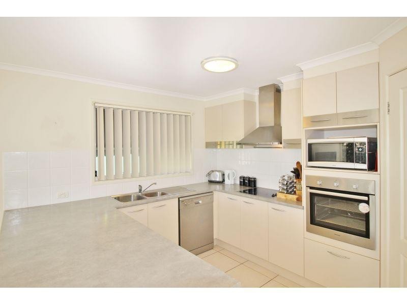 39 Julienne Street, Southside QLD 4570