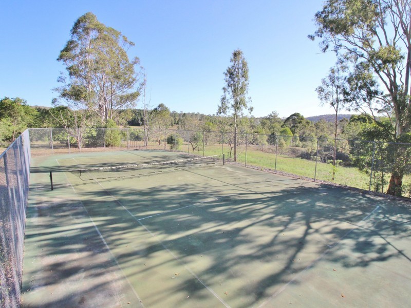 98 Bill James Road, Chatsworth QLD 4570