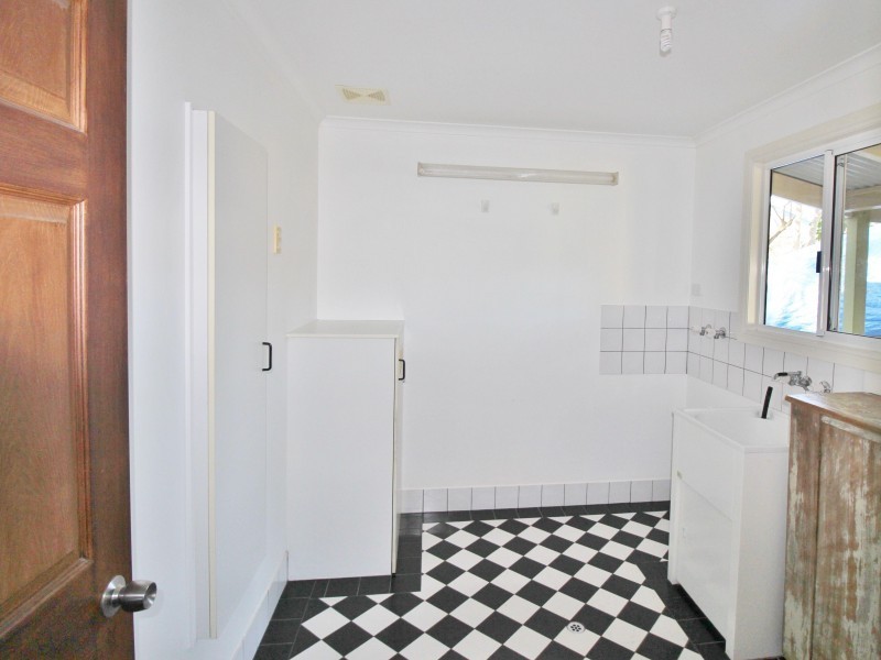 98 Bill James Road, Chatsworth QLD 4570