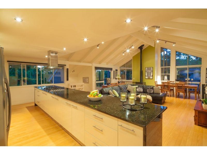 6 Moonare Crescent, Noosa Heads QLD 4567