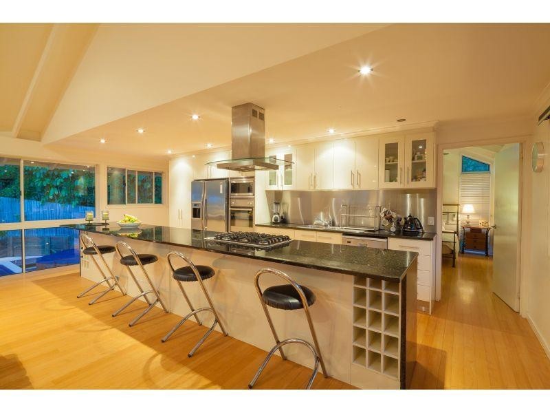 6 Moonare Crescent, Noosa Heads QLD 4567