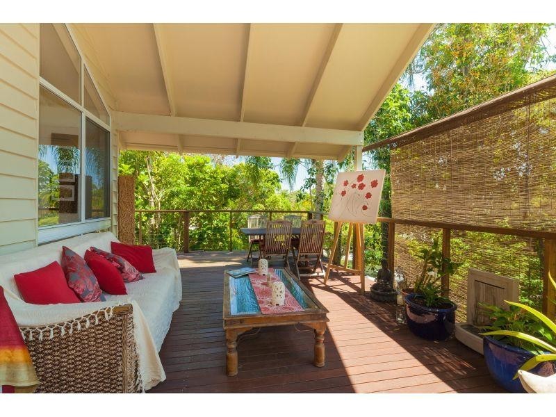 6 Moonare Crescent, Noosa Heads QLD 4567