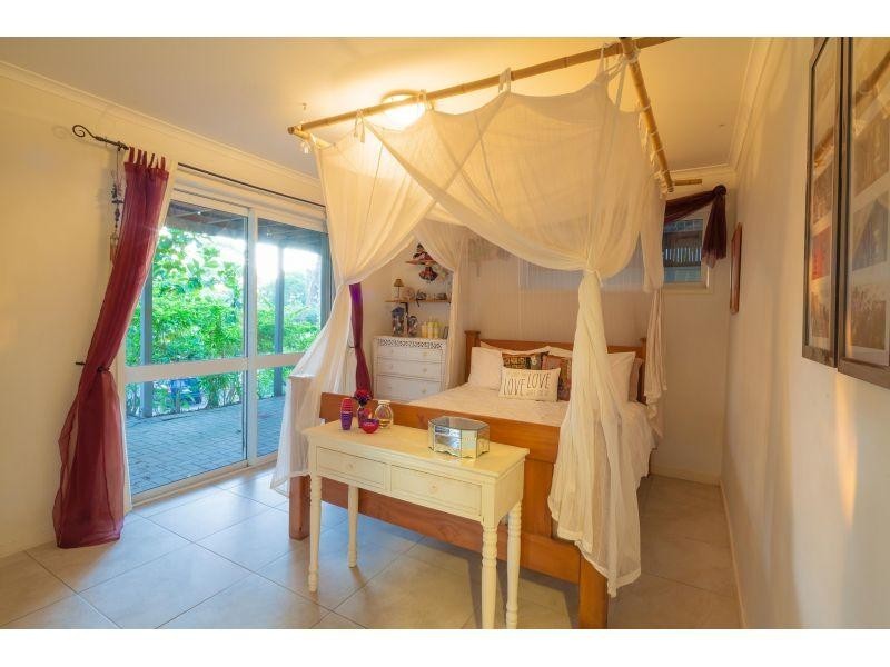 6 Moonare Crescent, Noosa Heads QLD 4567