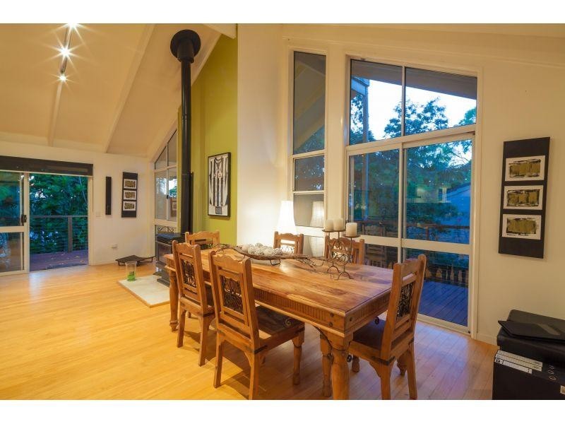 6 Moonare Crescent, Noosa Heads QLD 4567