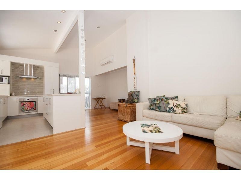 1/8 Woorookool Place, Noosaville QLD 4566