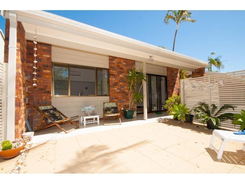 1/8 Woorookool Place, Noosaville QLD 4566