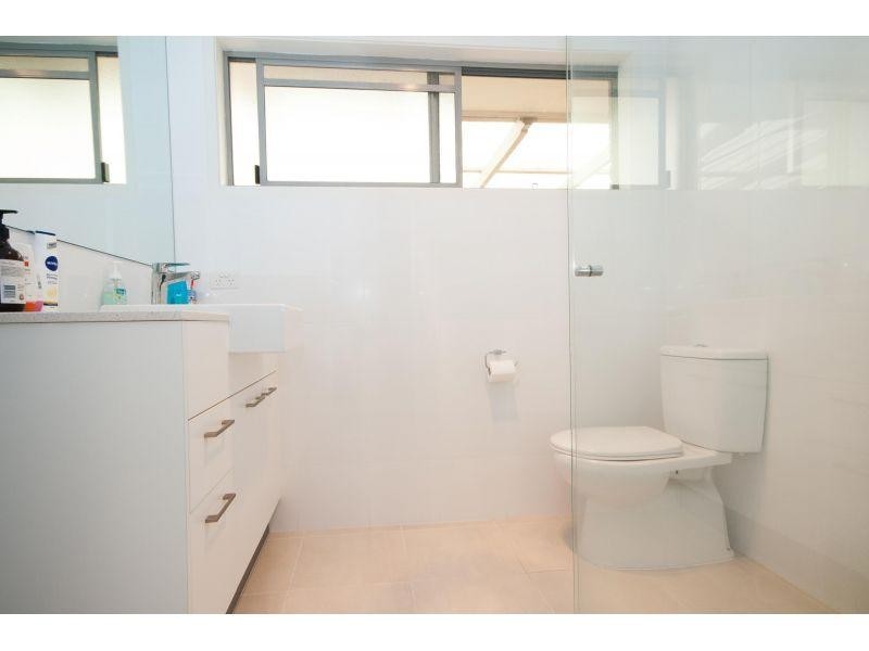 1/8 Woorookool Place, Noosaville QLD 4566