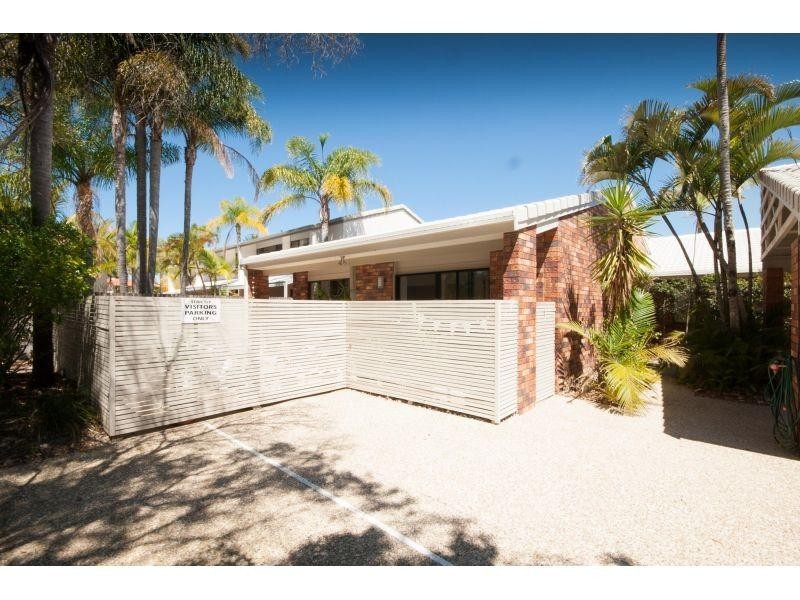 1/8 Woorookool Place, Noosaville QLD 4566