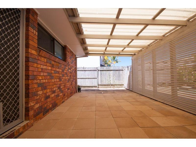 1/8 Woorookool Place, Noosaville QLD 4566