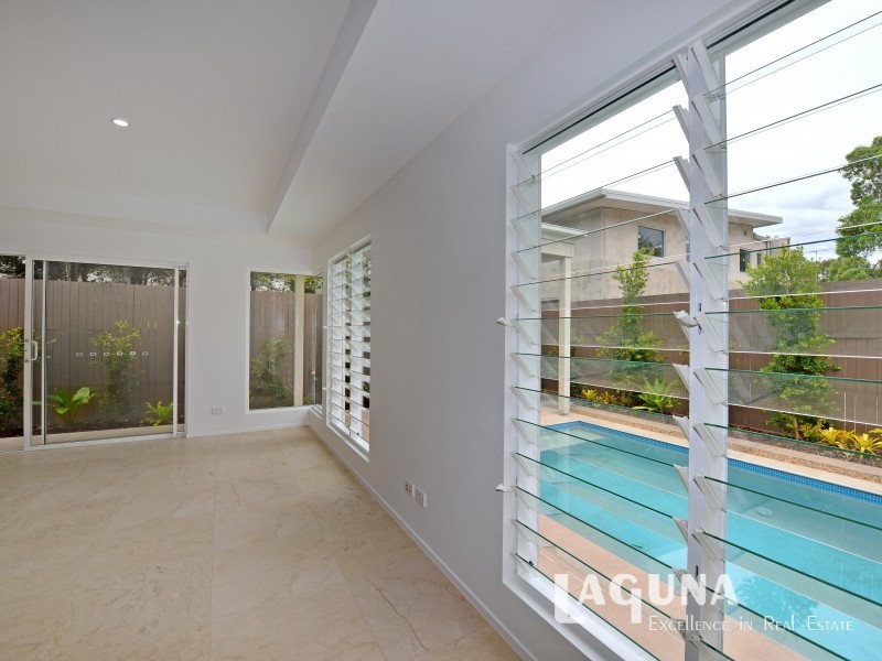 1/33 Edward Street, Noosaville QLD 4566