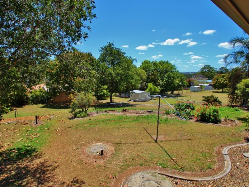 5 Cox Road, Southside QLD 4570