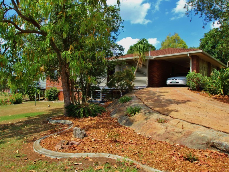 5 Cox Road, Southside QLD 4570