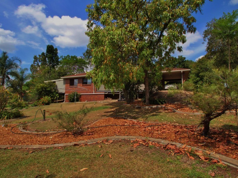 5 Cox Road, Southside QLD 4570