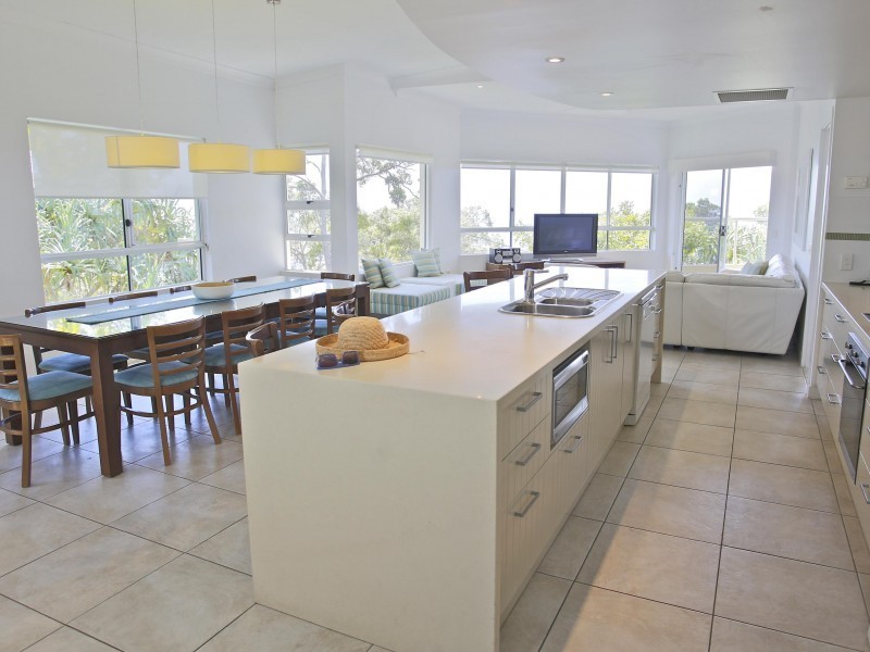 19/1 Picture Point Cres, Noosa Heads QLD 4567