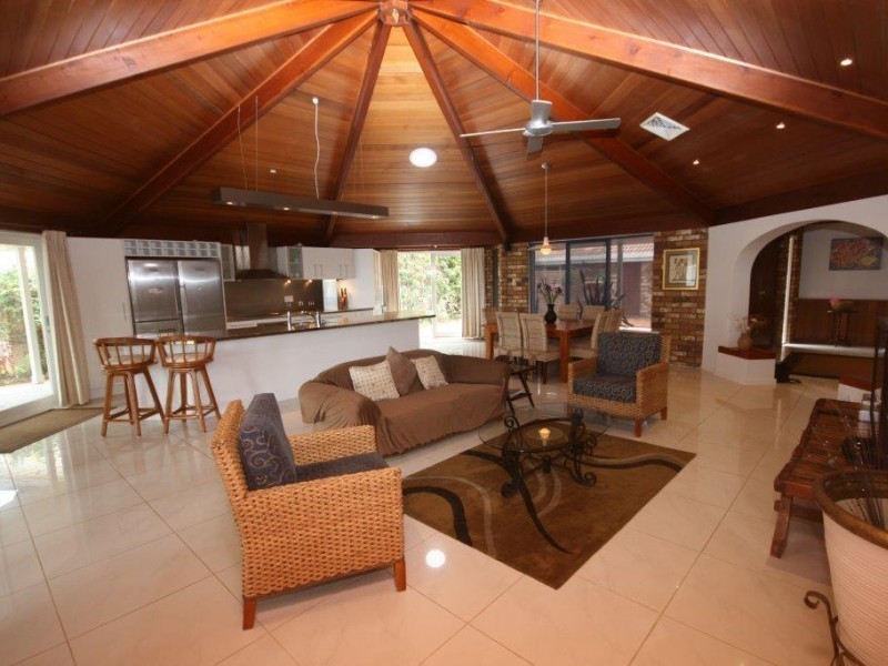 16 Esplanade, Tin Can Bay QLD 4580