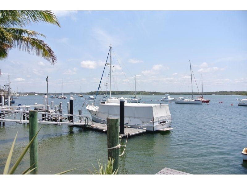 16 Esplanade, Tin Can Bay QLD 4580