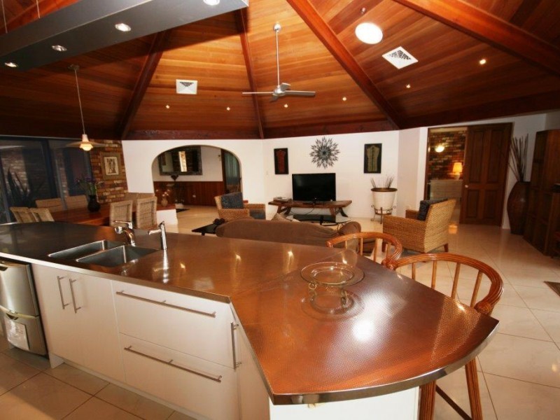 16 Esplanade, Tin Can Bay QLD 4580