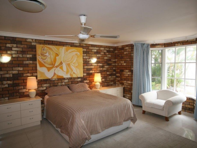 16 Esplanade, Tin Can Bay QLD 4580