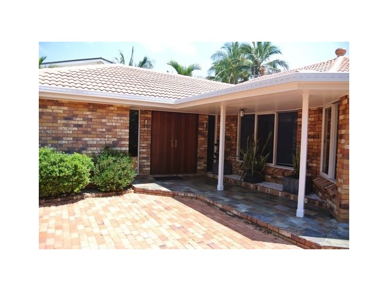 16 Esplanade, Tin Can Bay QLD 4580
