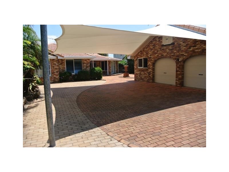 16 Esplanade, Tin Can Bay QLD 4580