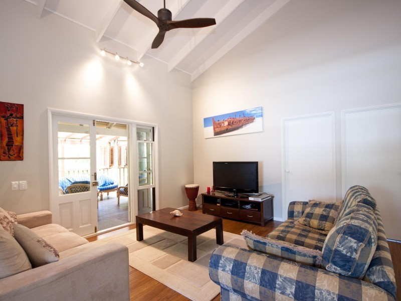 95 Lake Weyba Drive, Noosaville QLD 4566