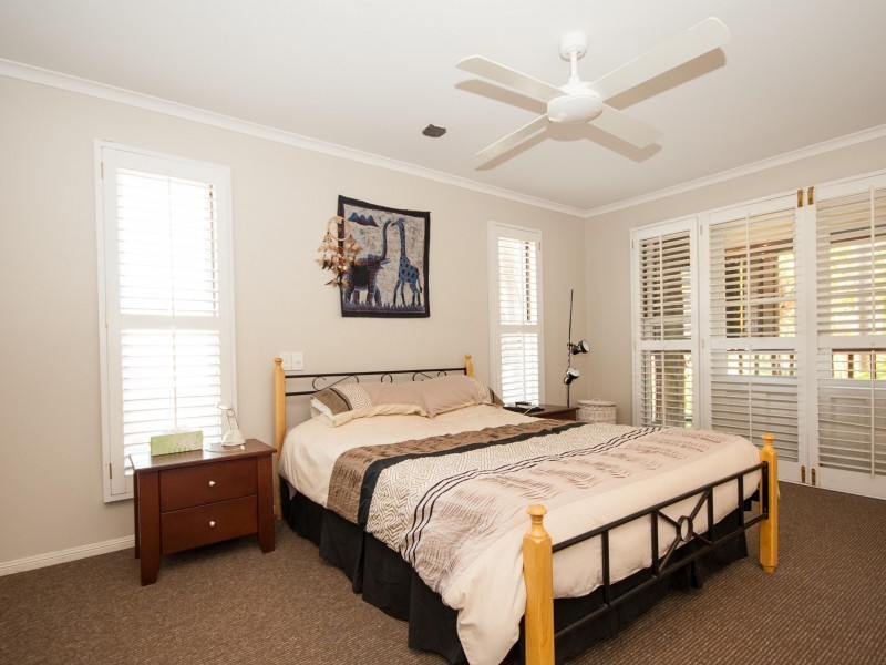 95 Lake Weyba Drive, Noosaville QLD 4566