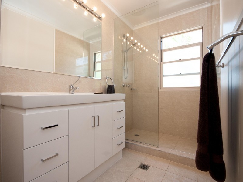 95 Lake Weyba Drive, Noosaville QLD 4566