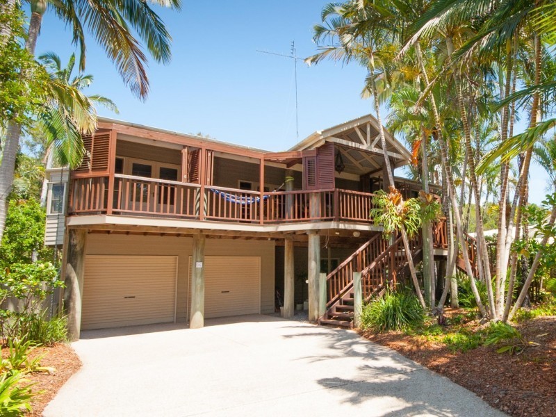 95 Lake Weyba Drive, Noosaville QLD 4566