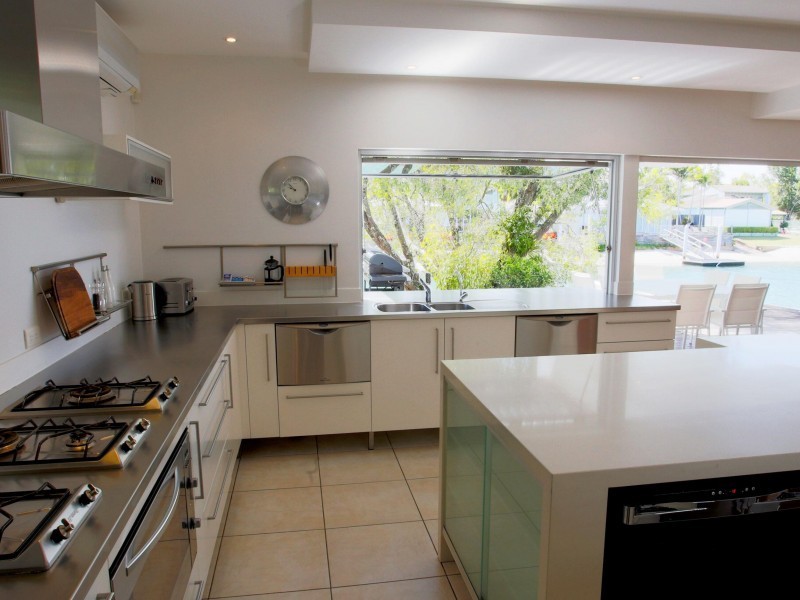 13 Wyuna Drive, Noosa Heads QLD 4567