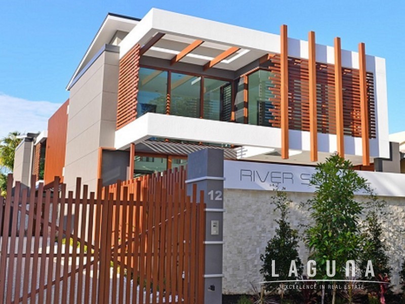 1 & 2/12 Howard Street, Noosaville QLD 4566