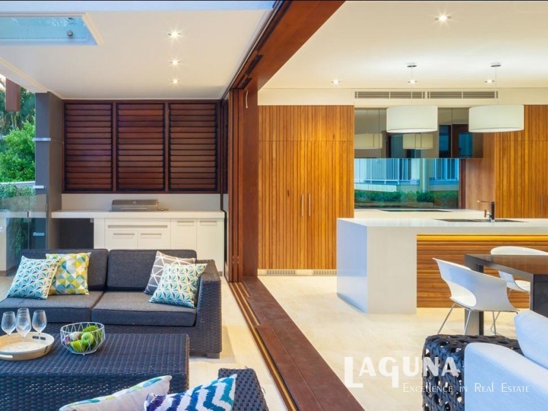 1 & 2/12 Howard Street, Noosaville QLD 4566