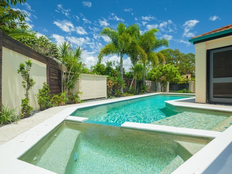 21 Stormbird Dr, Noosa Heads QLD 4567