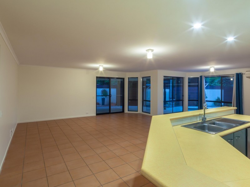 21 Stormbird Dr, Noosa Heads QLD 4567
