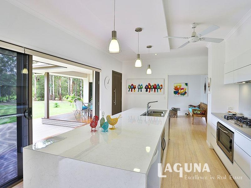 43 Highland Drive, Lake Macdonald QLD 4563