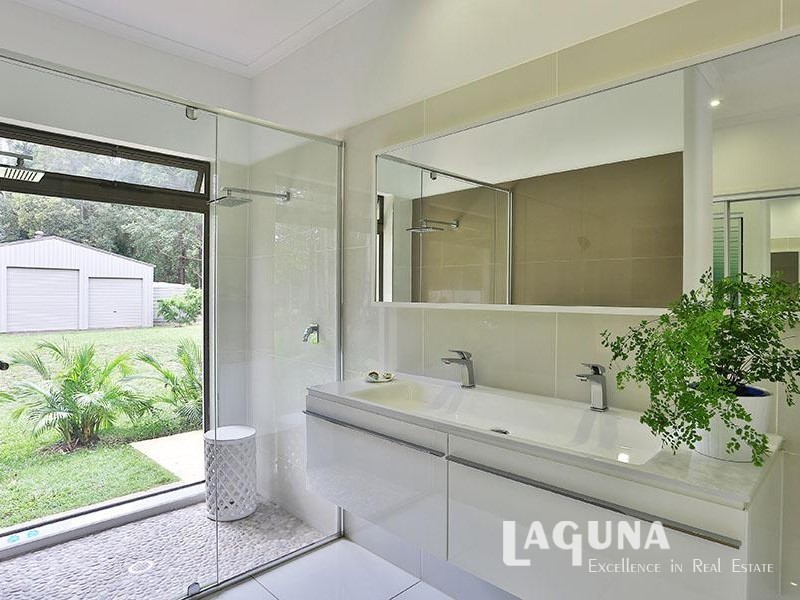 43 Highland Drive, Lake Macdonald QLD 4563