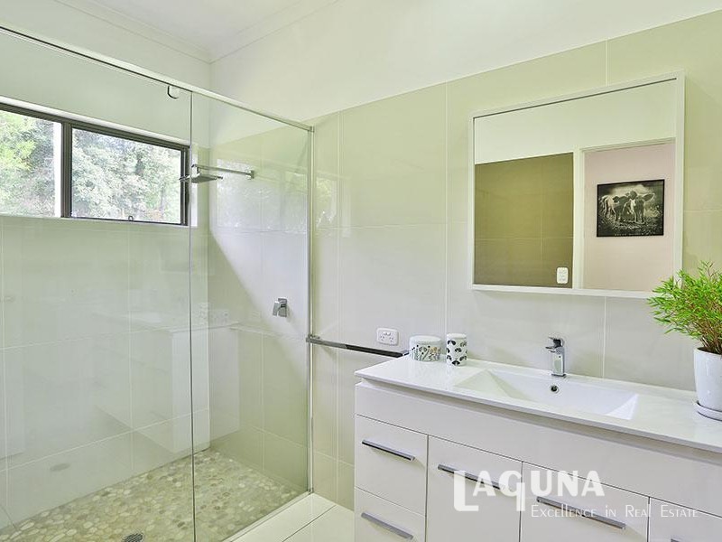 43 Highland Drive, Lake Macdonald QLD 4563