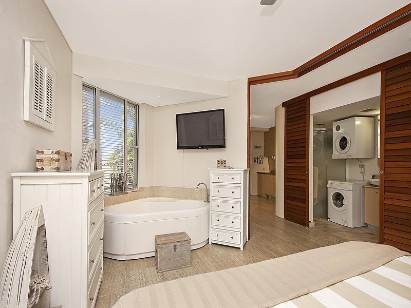 209/16 Noosa Drive, Noosa Heads QLD 4567