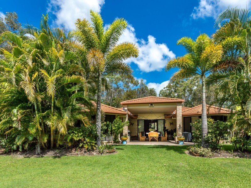 33 Coral Fern Drive, Cooroibah QLD 4565