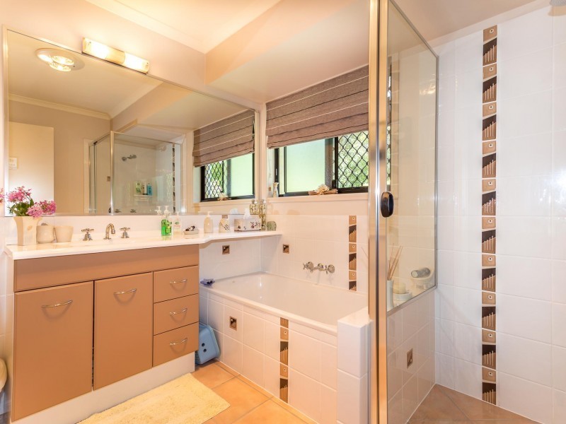 33 Coral Fern Drive, Cooroibah QLD 4565