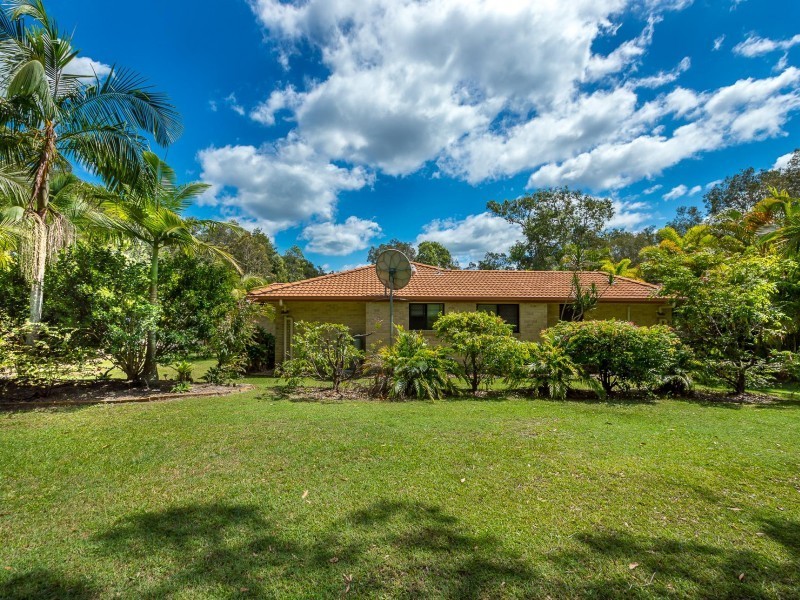 33 Coral Fern Drive, Cooroibah QLD 4565