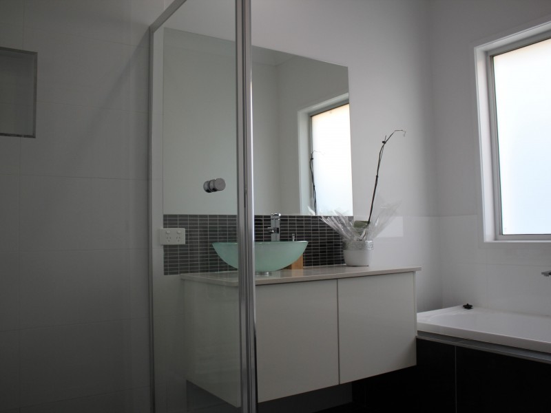 8 Moorhen Place, Noosaville QLD 4566