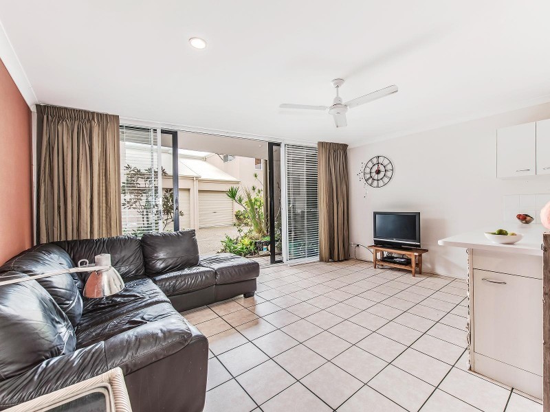 6/3 Advance Place, Sunrise Beach QLD 4567