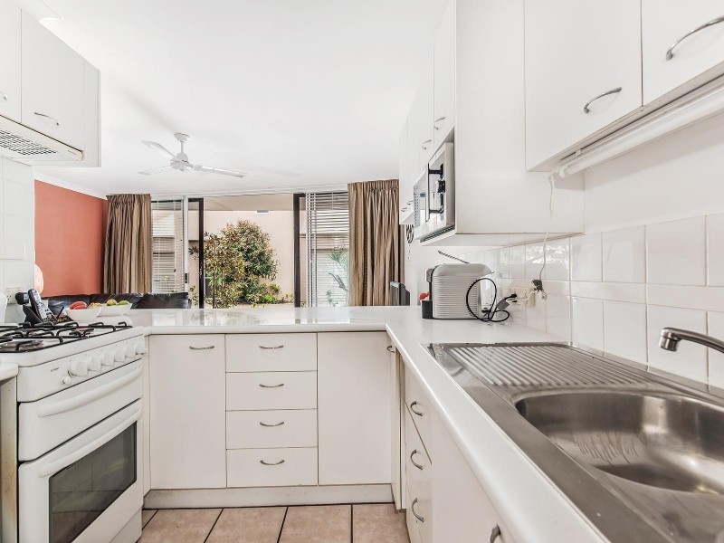 6/3 Advance Place, Sunrise Beach QLD 4567