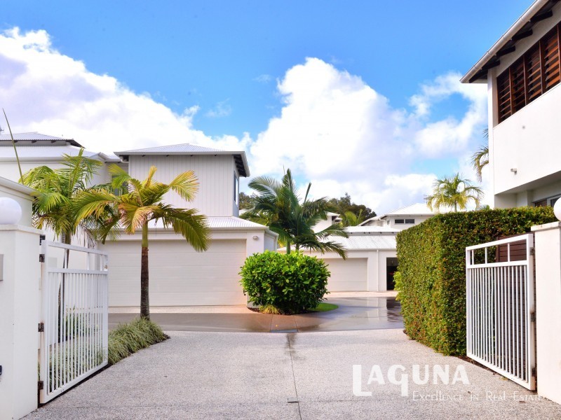 3/2 Lake Weyba Drive, Noosaville QLD 4566