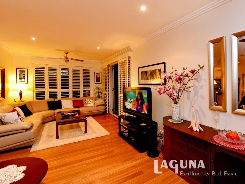 3/2 Lake Weyba Drive, Noosaville QLD 4566