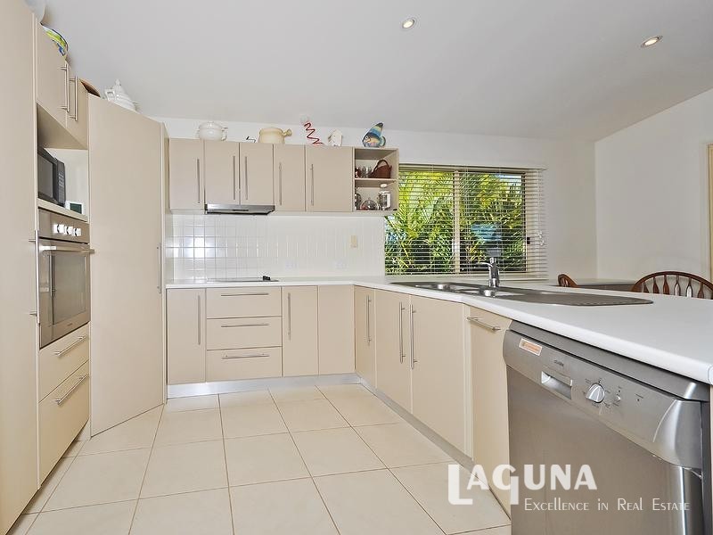 10 Hardy Street, Sunrise Beach QLD 4567