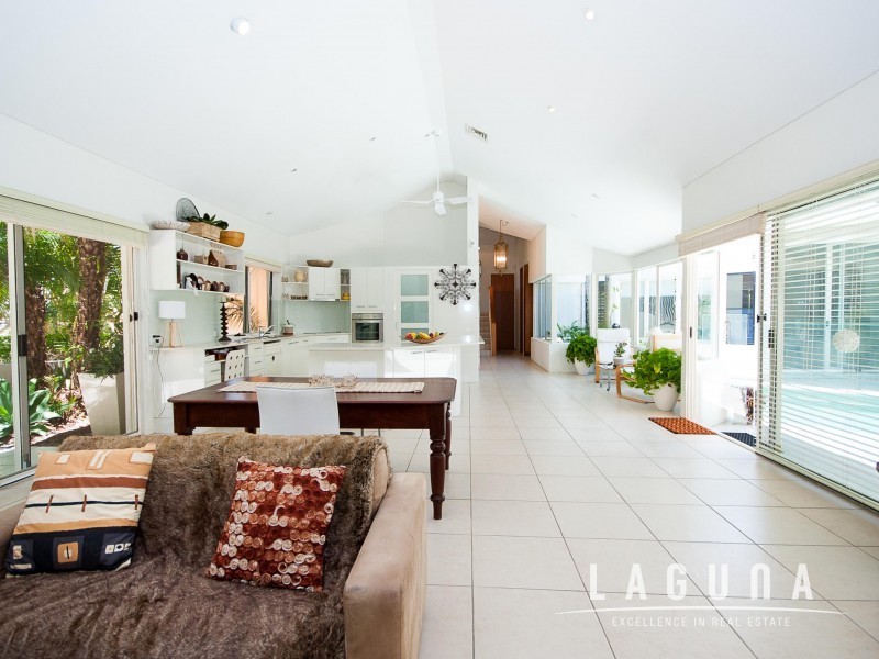 4 Shorehaven Drive, Noosa Waters QLD 4566