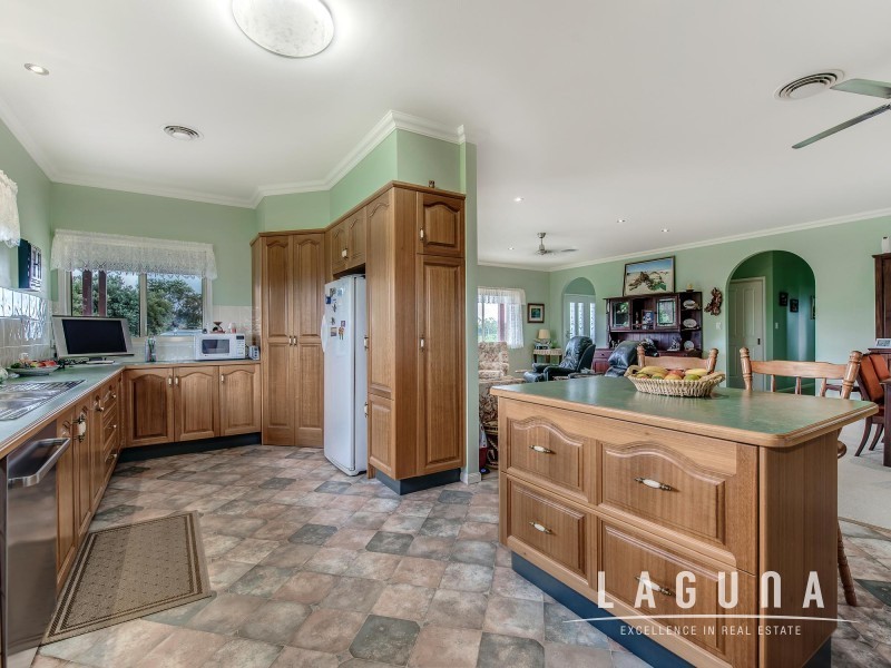 49 Lake Ridge Court, Lake Macdonald QLD 4563