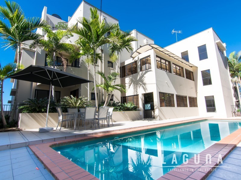 2/1 Tingira Crescent, Sunrise Beach QLD 4567